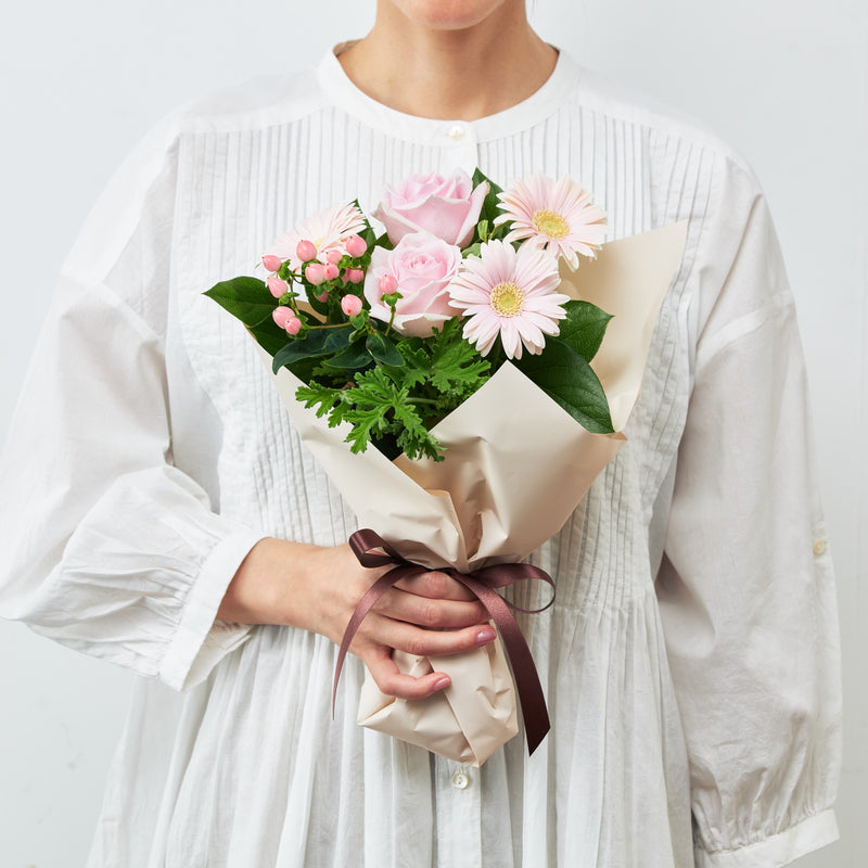 フローリストおまかせ季節の花束 S